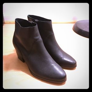 Black Leather Boots (brand new!!)